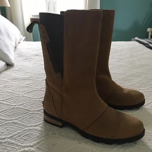 Sorel boots size 8.5
